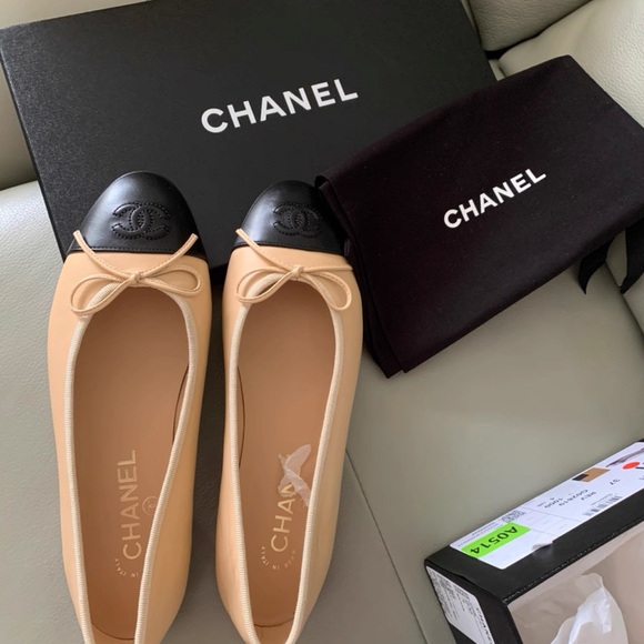 CHANEL Beige and Black Ballet Flats - Picture 1 of 6